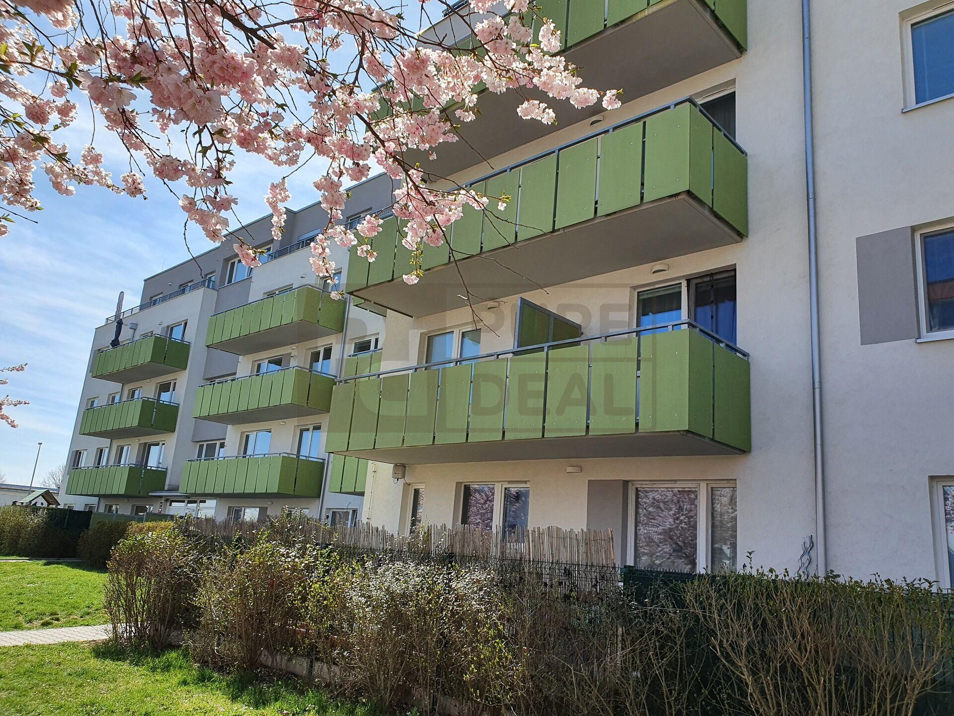 Prodej bytu 1+kk 29m2 + 4m2 balkon, + 3m2 sklep v Praze Uhříněvsi, novostavba 2015