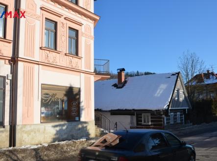 Exteriér - výloha | Pronájem - obchodní prostor, 30 m²