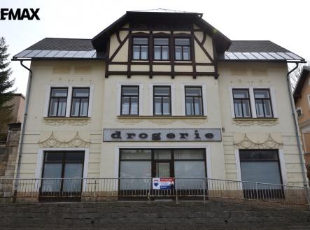 Exteriér budovy | Pronájem - obchodní prostor, 78 m²