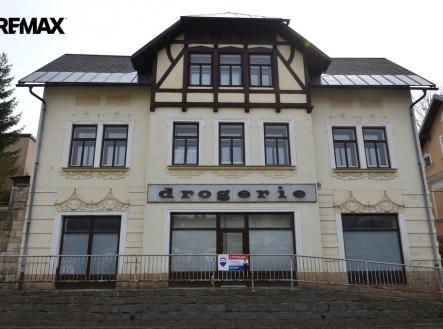 Exteriér budovy | Pronájem - obchodní prostor, 78 m²