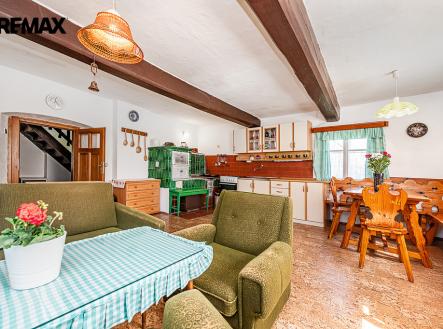 přízemí pokoj s kuchyní | Prodej - dům/vila, 215 m²