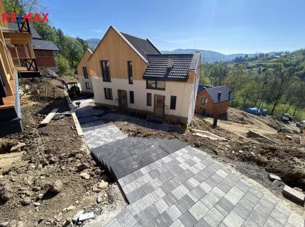 +420 776 335 999, ladislav.urbancik@re-max.cz | Prodej - chata/rekreační objekt, 33 m²