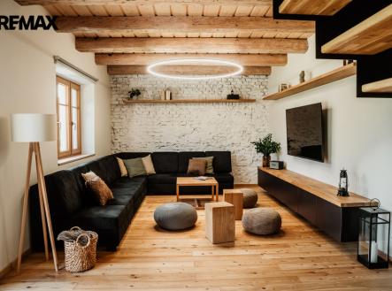 +420 739 604 767 I www.vaclavadamcik.cz I vaclav.adamcik@re-max.cz I prodej Vila Beskydy | Prodej - hotel, 184 m²