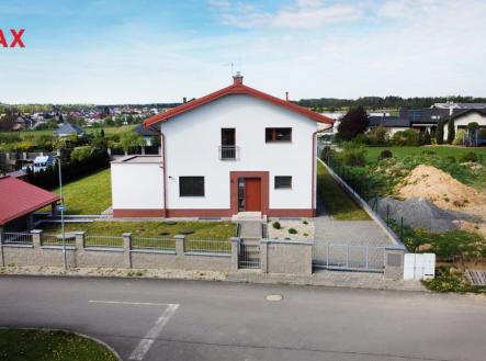  +420 739 604 767 I www.vaclavadamcik.cz I vaclav.adamcik@re-max.cz I Prodej domu Vřesina | Prodej - dům/vila, 278 m²