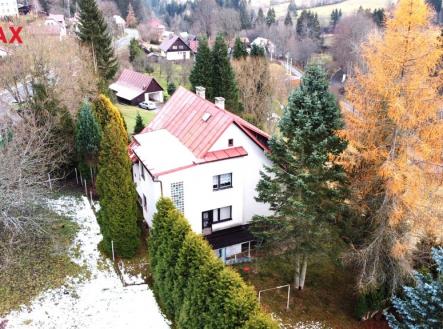 Pohled zezadu | Prodej - dům/vila, 180 m²