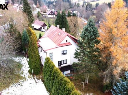 Pohled zezadu | Prodej - dům/vila, 180 m²