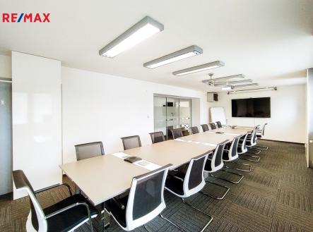 +420 739 604 767 I www.vaclavadamcik.cz I vaclav.adamcik@re-max.cz | Pronájem - jiné, 374 m²