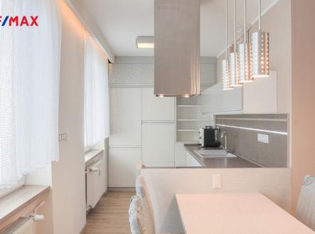 +420 739 604 767 I www.vaclavadamcik.cz I vaclav.adamcik@re-max.cz | Pronájem bytu, 3+kk, 81 m²