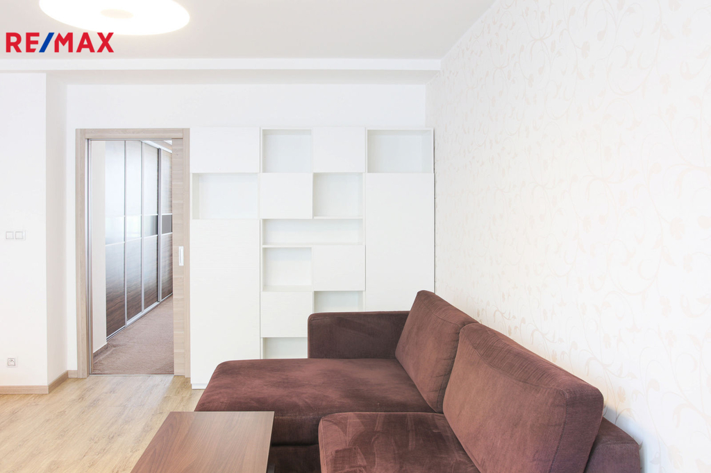 +420 739 604 767 I www.vaclavadamcik.cz I vaclav.adamcik@re-max.cz