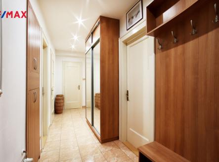  +420 739 604 767 I www.vaclavadamcik.cz I vaclav.adamcik@re-max.cz | Pronájem bytu, 2+1, 85 m²