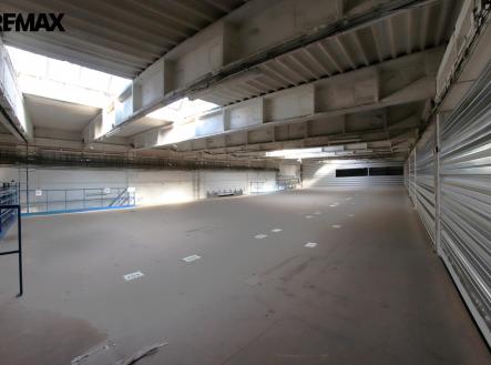 img-4011-1.jpg | Pronájem - skladovací prostor, 990 m²