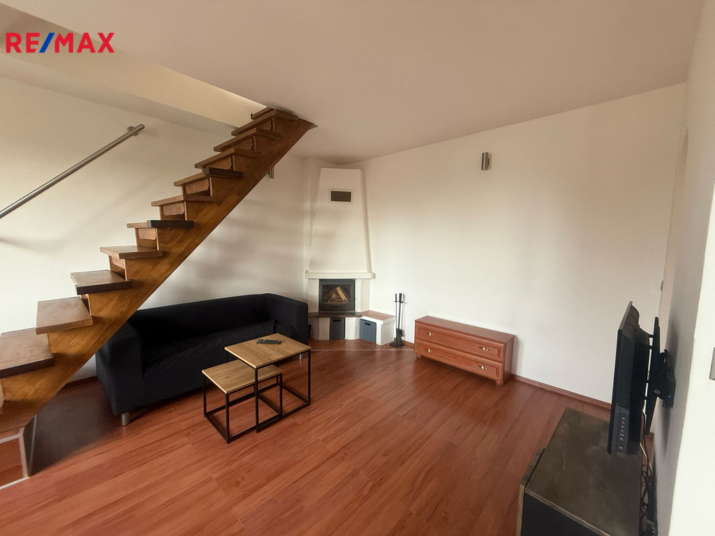 +420 604 191 744 I denisa.myslivcova@re-max.cz