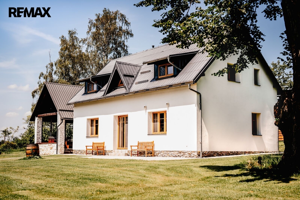 +420 739 604 767 I www.vaclavadamcik.cz I vaclav.adamcik@re-max.cz I prodej Vila Beskydy