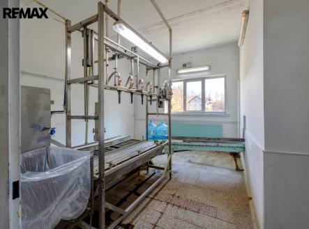 Lucie KreLucie Krechterová I +420 721 415 122 I lucie.krechterova@remax.cz | Prodej - výrobní prostor, 6 613 m²