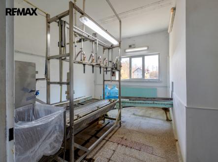 Lucie KreLucie Krechterová I +420 721 415 122 I lucie.krechterova@remax.cz | Prodej - výrobní prostor, 6 613 m²