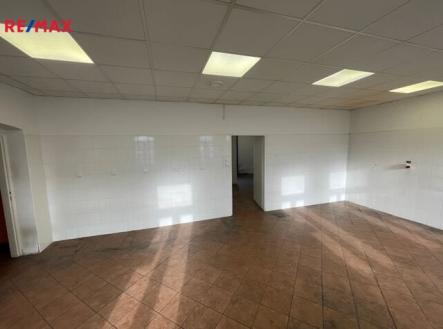 Českobratrská⎟Petr Sonnenschein⎟+420 778 750 999⎟RE/MAX Centrum | Pronájem - obchodní prostor, 215 m²
