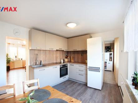 +420 776 335 999, ladislav.urbancik@re-max.cz | Prodej - dům/vila, 140 m²