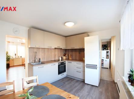 +420 776 335 999, ladislav.urbancik@re-max.cz | Prodej - dům/vila, 140 m²