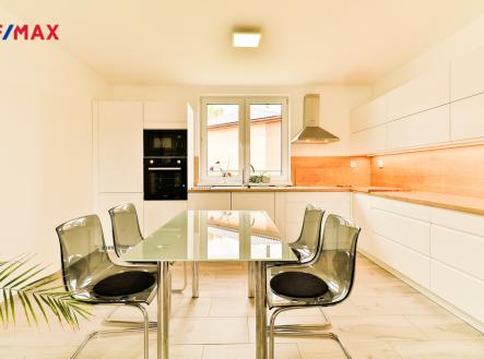 +420 739 604 767 I www.vaclavadamcik.cz I vaclav.adamcik@re-max.cz | Pronájem - dům/vila, 95 m²