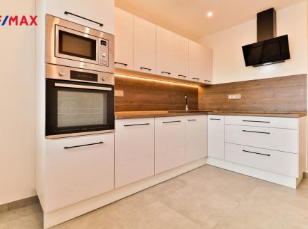 +420 739 604 767 I www.vaclavadamcik.cz I vaclav.adamcik@re-max.cz I prodej bytu Nový Jičín | Prodej bytu, 3+1, 72 m²