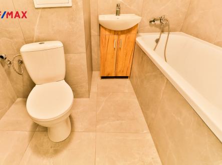+420 739 604 767 I www.vaclavadamcik.cz I vaclav.adamcik@re-max.cz I prodej bytu Ostrava | Prodej bytu, 1+kk, 28 m²