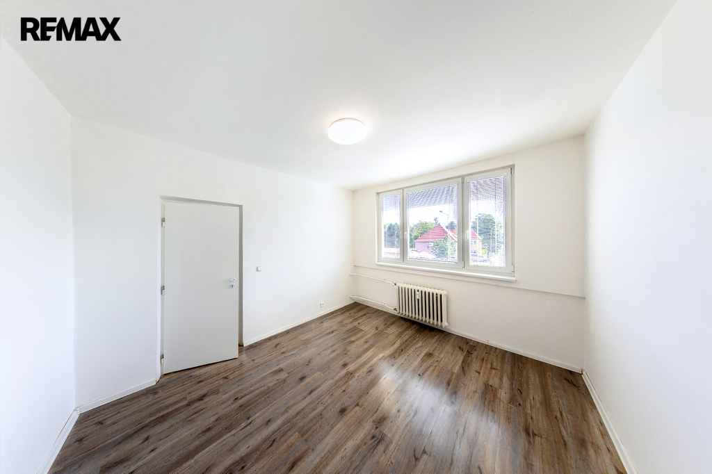 +420 721 415 122 I lucie.krechterova@remax.cz