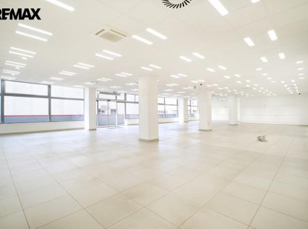 dscf5904.jpg | Pronájem - obchodní prostor, 550 m²