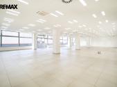 Pronájem - obchodní prostor, 550 m²