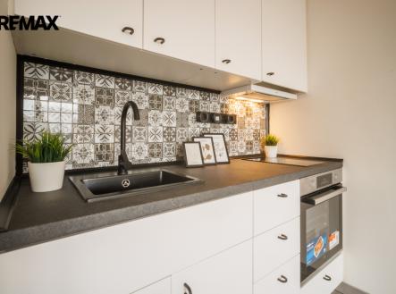 vysocanska484-174-09.jpg | Prodej bytu, 1+kk, 32 m²