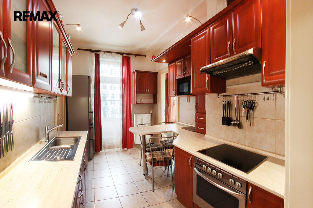  +420 739 604 767 I www.vaclavadamcik.cz I vaclav.adamcik@re-max.cz