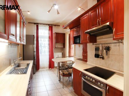  +420 739 604 767 I www.vaclavadamcik.cz I vaclav.adamcik@re-max.cz | Pronájem bytu, 2+1, 85 m²