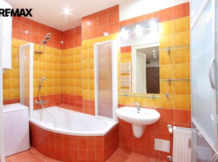  +420 739 604 767 I www.vaclavadamcik.cz I vaclav.adamcik@re-max.cz | Pronájem bytu, 2+1, 85 m²