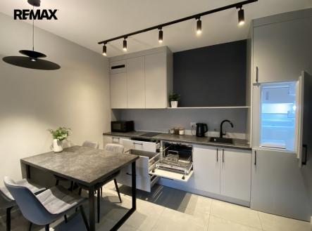 +420 730 823 682 | denisa.sochova@re-max.cz | Prodej bytu, 1+kk, 56 m²
