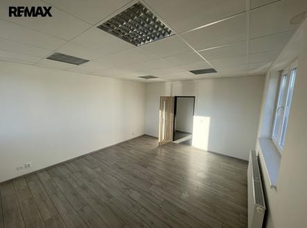 Petr Sonnenschein | +420 778 750 999 | RE/MAX Centrum | Dobrá u Frýdku Místku | Pronájem - kanceláře, 21 m²