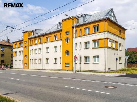 +420 739 604 767 I www.vaclavadamcik.cz I vaclav.adamcik@re-max.cz I prodej komerčního areálu Ostrava | Prodej - kanceláře, 1 026 m²