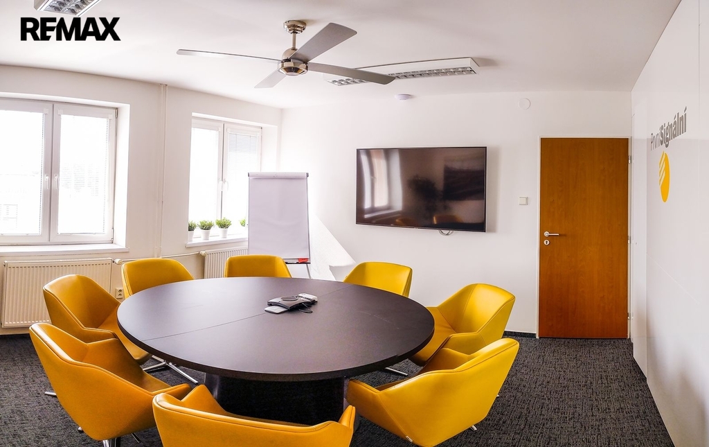 +420 739 604 767 I www.vaclavadamcik.cz I vaclav.adamcik@re-max.cz I prodej komerčního areálu Ostrava