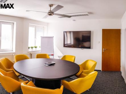 +420 739 604 767 I www.vaclavadamcik.cz I vaclav.adamcik@re-max.cz I prodej komerčního areálu Ostrava | Prodej - kanceláře, 1 026 m²