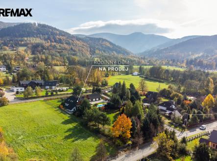 +420 739 604 767 I vaclav.adamcik@re-max.cz I prodej nemovitosti Malenovice | Prodej - dům/vila, 230 m²