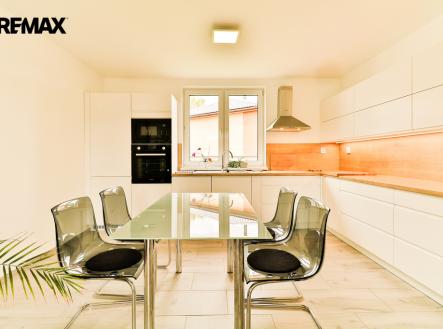 +420 739 604 767 I www.vaclavadamcik.cz I vaclav.adamcik@re-max.cz | Prodej - dům/vila, 95 m²