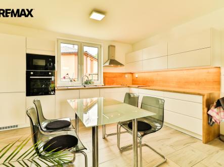 +420 739 604 767 I www.vaclavadamcik.cz I vaclav.adamcik@re-max.cz | Prodej - dům/vila, 95 m²