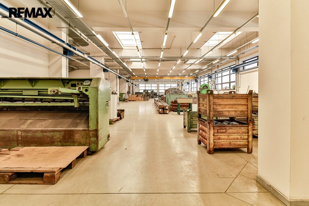 +420 739 604 767 I vaclav.adamcik@re-max.cz I pronájem komerčních prostor Ostrava