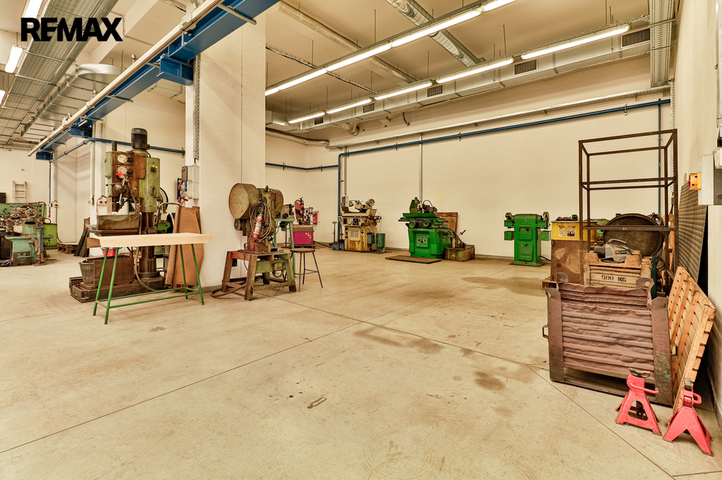 +420 739 604 767 I vaclav.adamcik@re-max.cz I pronájem komerčních prostor Ostrava