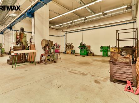 +420 739 604 767 I vaclav.adamcik@re-max.cz I pronájem komerčních prostor Ostrava | Pronájem - výrobní prostor, 720 m²