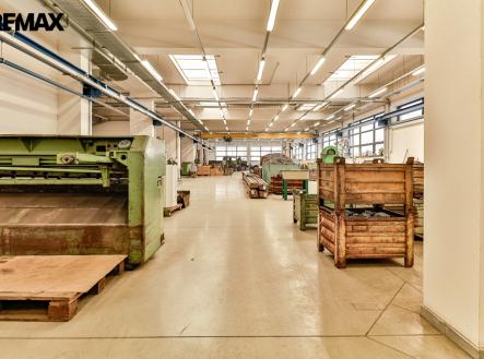 +420 739 604 767 I vaclav.adamcik@re-max.cz I pronájem komerčních prostor Ostrava | Pronájem - skladovací prostor, 720 m²