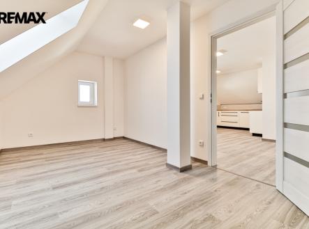 +420 739 604 767 I www.vaclavadamcik.cz I vaclav.adamcik@re-max.cz I pronájem bytu 2+kk Kaňovice | Pronájem bytu, 2+kk, 40 m²