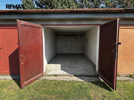 Petr Sonnenschein | +420 778 750 999 | REMAX Centrum | Garáž - Lipník n. Bečvou | Prodej - malý objekt/garáž