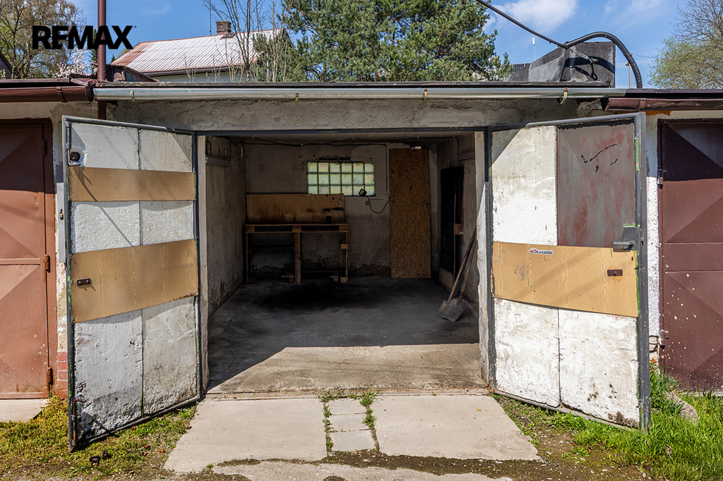 Lucie Krechterová I +420 721 415 122 I lucie.krechterova@remax.cz