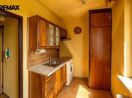 Byt 1+1| Denisa Sochová | +420 730 823 682 | denisa.sochova@re-max.cz | Prodej bytu, 1+1, 30 m²