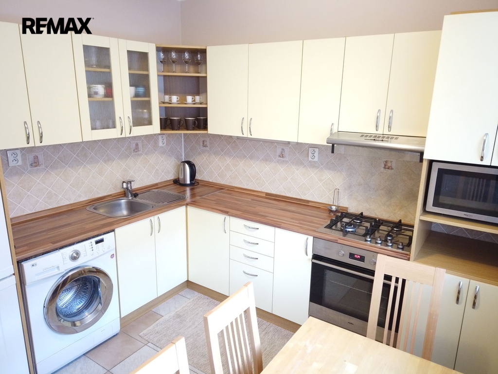+420 739 604 767 I vaclav.adamcik@re-max.cz I Václav Adamčík REMAX Centrum