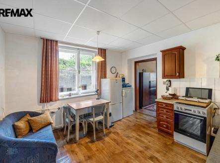 +420 721 415 122|Lucie Krechterová|lucie.krechterova@remax.cz | Prodej - dům/vila, 288 m²